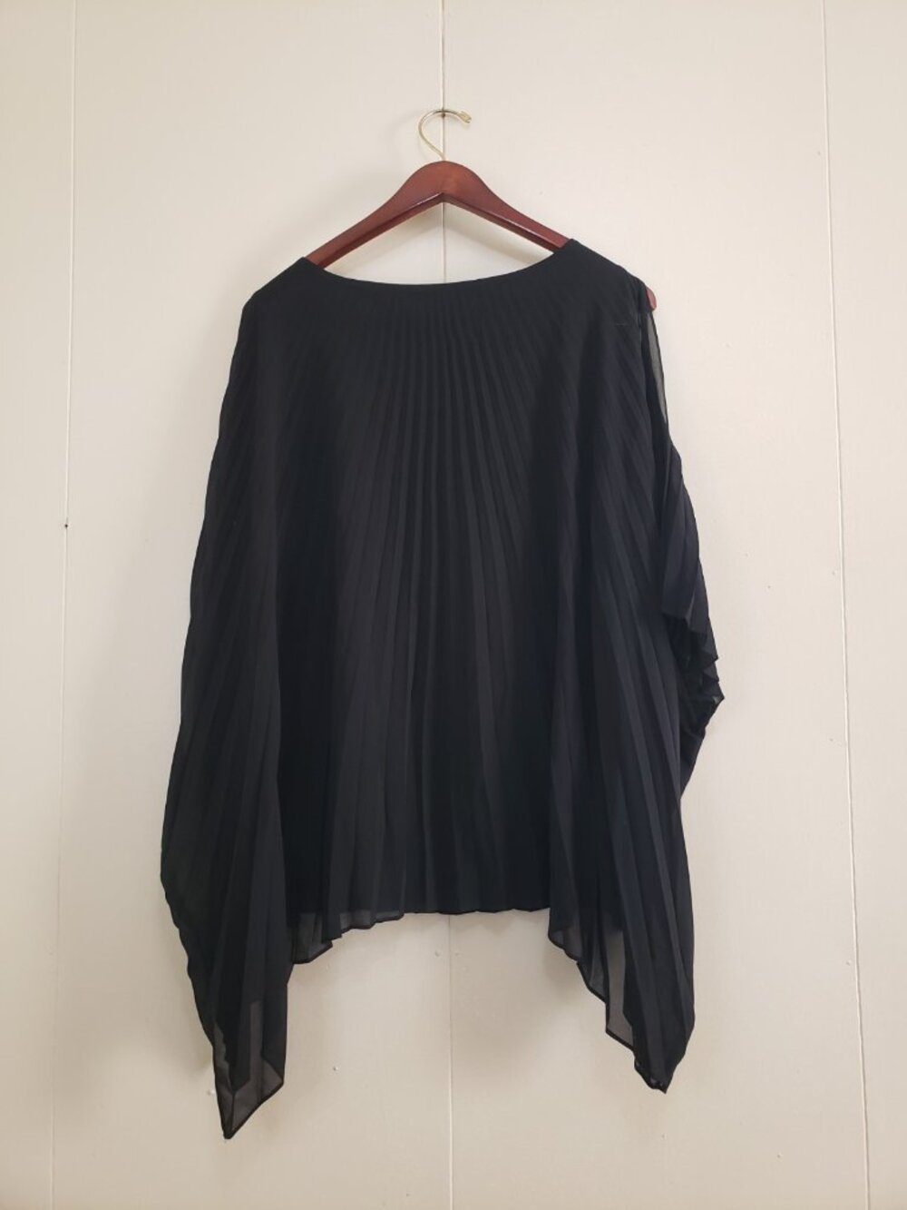 Roz & Ali Womens L Poncho Top Black Pleated Cold Shoulder Retro Elegant Evening - Picture 2 of 9